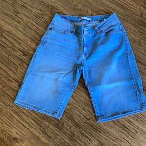 Levi Bermuda Shorts